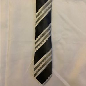 Gray Navy Metallic-colored stripe tie
